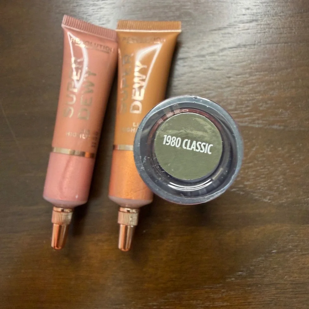Makeup Revolution Superdewy Liquid Highlighter Ulta Beauty Matte Cream Eyeshadow